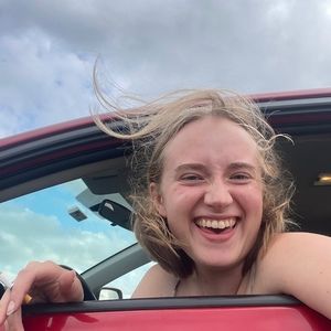 Meet your Posher, Hannah